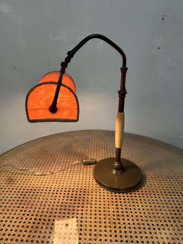 Lampada ministeriale in ottone con manico in bachelite anni 30 - Industrial  Garage Roma